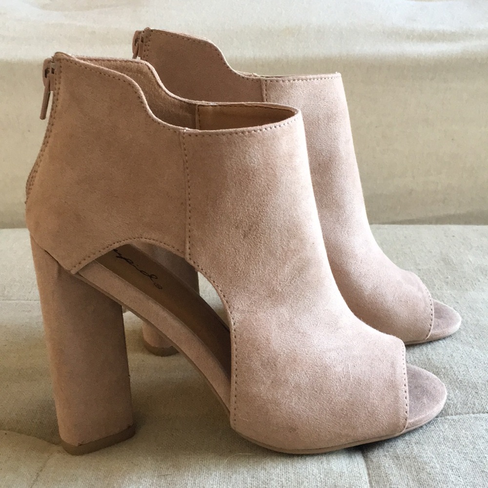 Ankle booties